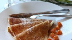 ägg och glutenfria pannkakor lätta att steka